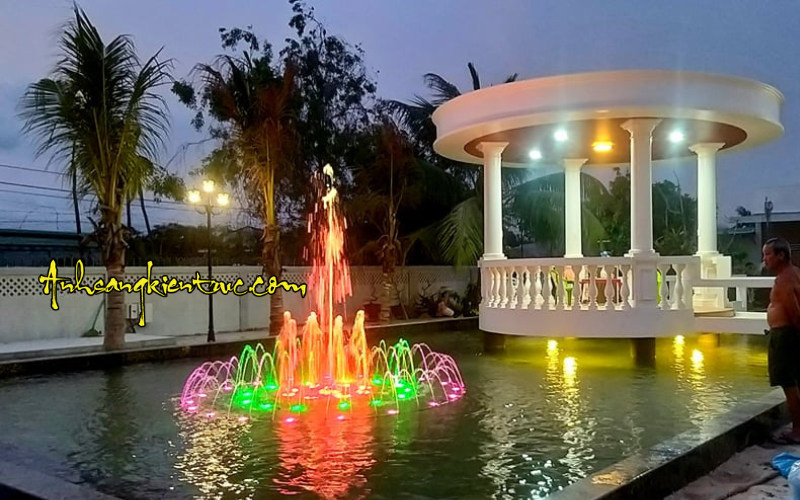 Den 3w chan de lap dai phun nuoc