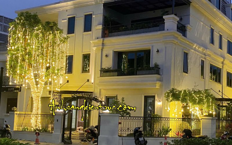 Mẫu quấn cây Noel Tết 2026